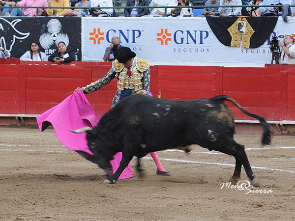 Sergio Flores con su primero