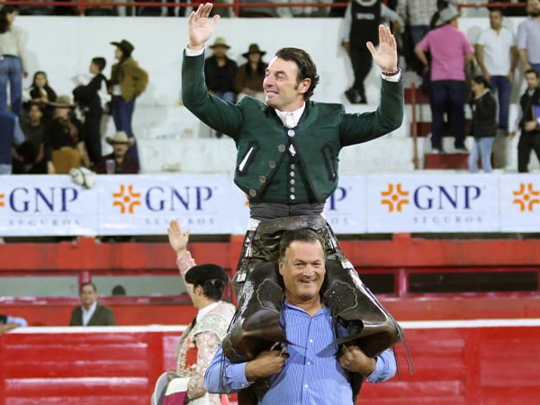 Cartagena sale a hombros en Monterrey