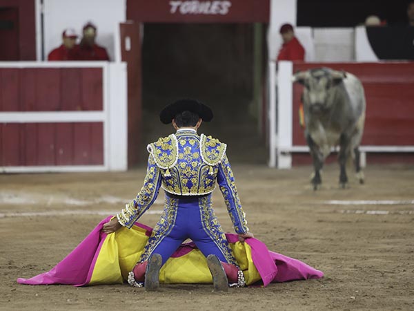 Midindose uno a otro