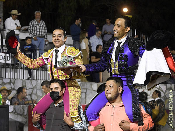 Prado y Delgadillo triunfan en Las Fuentes