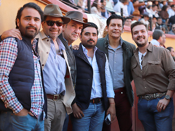 Sergio Hernndez muy bien acompaado