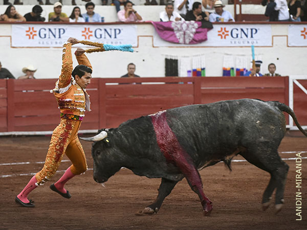 Dominio en los tres tercios