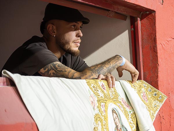 El futbolista Lucas Ocampos en el toro