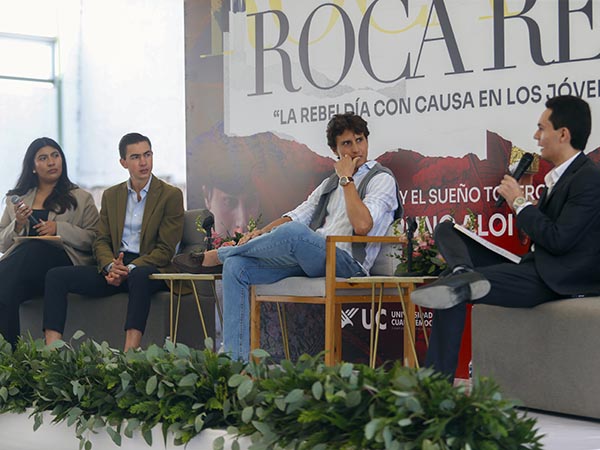 Roca Rey se reune con universitarios
