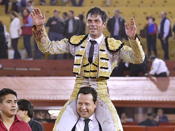 Fermín rinde homenaje a su dinastía