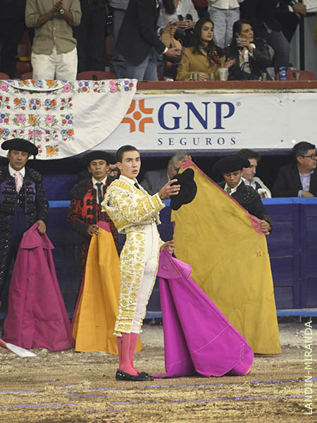 Cariosa ovacin para Bruno