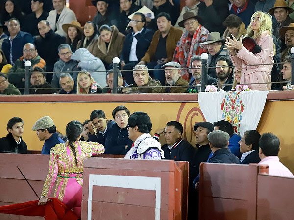 Con cario y agradecimiento