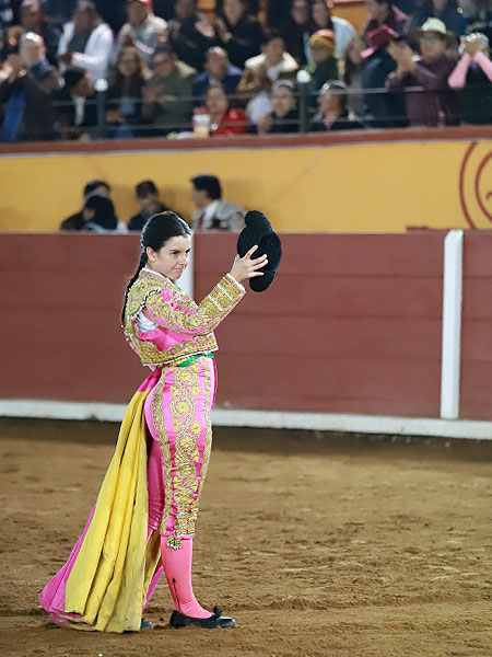 Ovacionada con fuerza