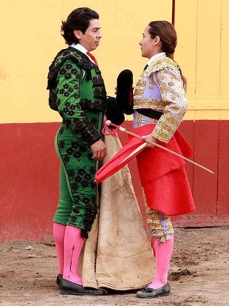 Brindis entre toreros