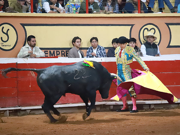 Vibrante inicio de Uriel