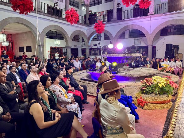 Medios de comunicaci�n e invitados