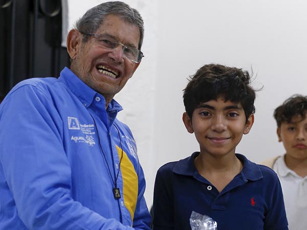 El�as y Mat�as Mora en el evento