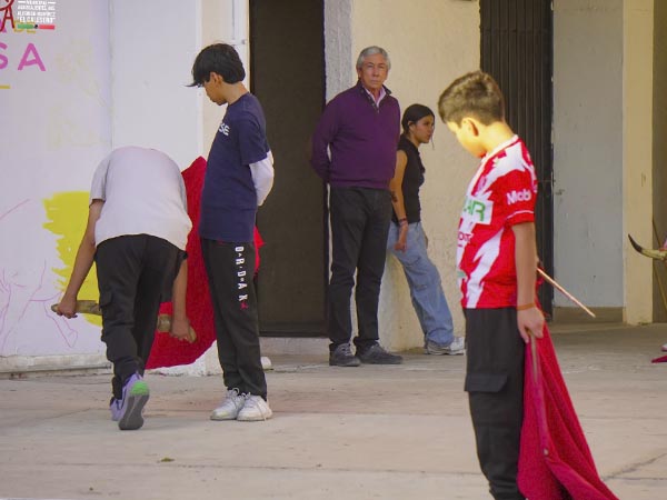 Ferm�n Armillita con los aspirantes