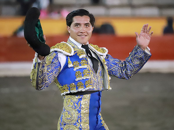 Luis Fernando con la entrega del p�blico