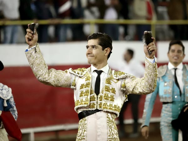 Desorej� a su segundo