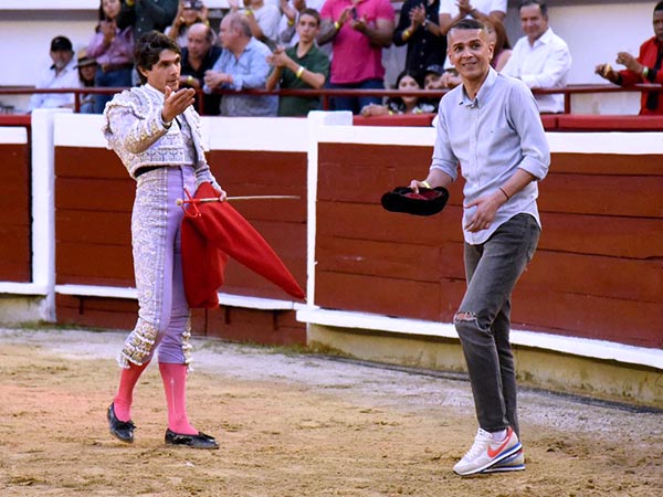 Brindis a Ricardo Santana, ya recuperado