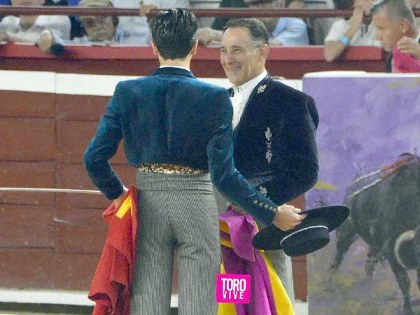 Brindis de profundo respeto