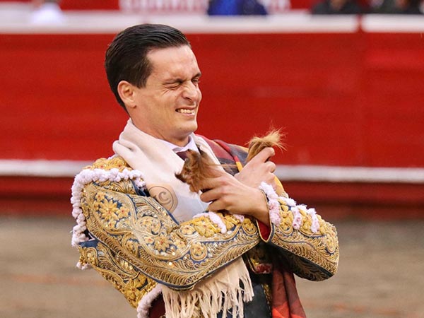 Feliz con los trofeos