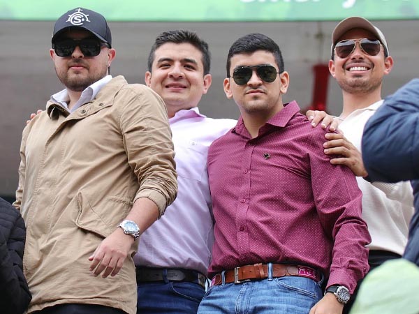 Aficionados en el tendido