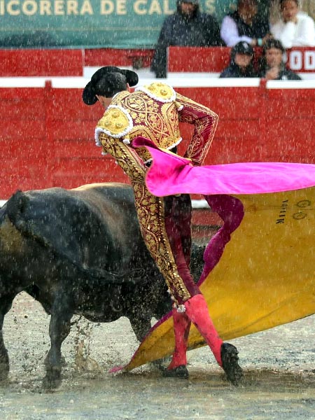 La lluvia en el festejo