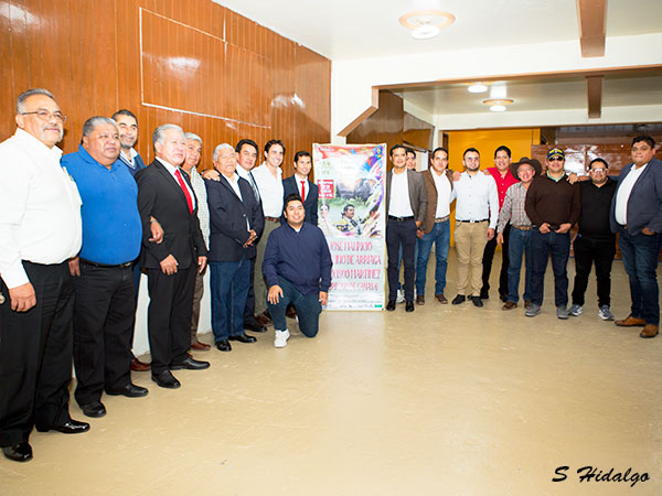 La directiva de San Pedro Xalostoc