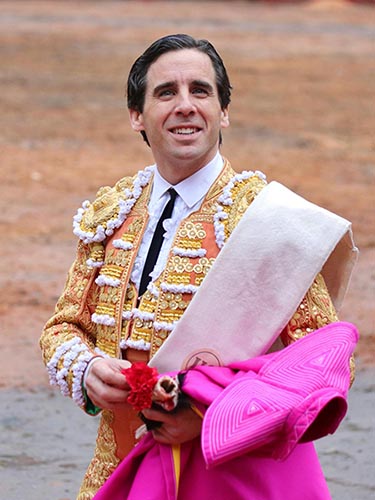 Ortega, trofeo en mano