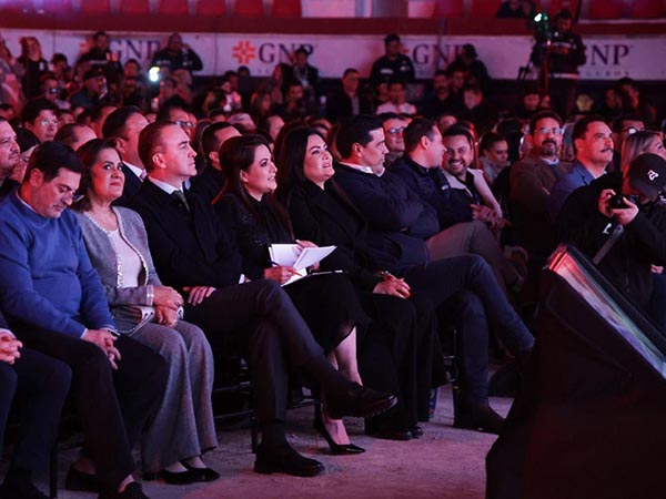 Tere Jim�nez y los invitados especiales