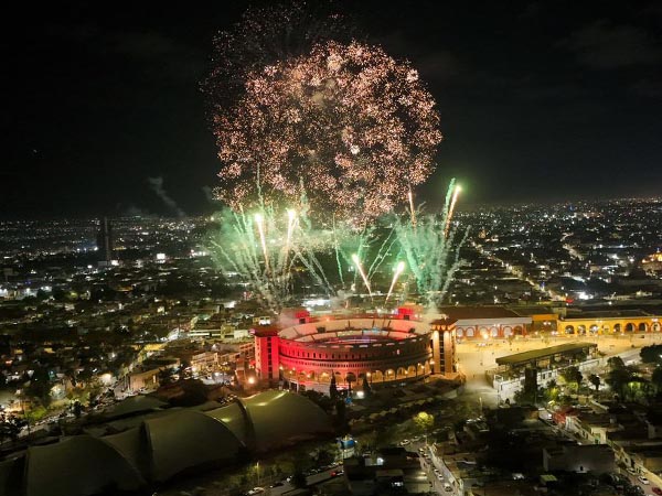 FIesta de luz y color en el evento