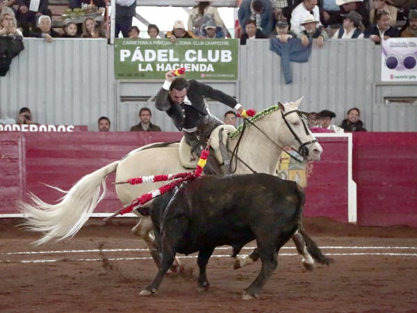 Una corta al estribo