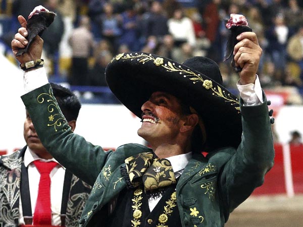 Dos m�s a la espuerta de Emiliano