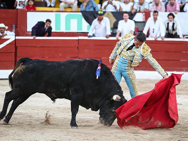 Tirando por el izquierdo