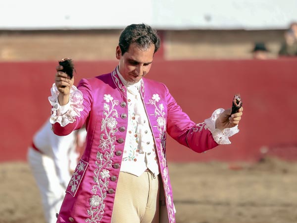 Dos orejas para Paco