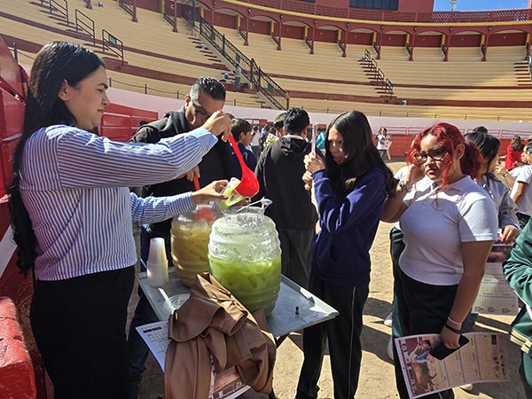 Aguas frescas para mitigar el calor