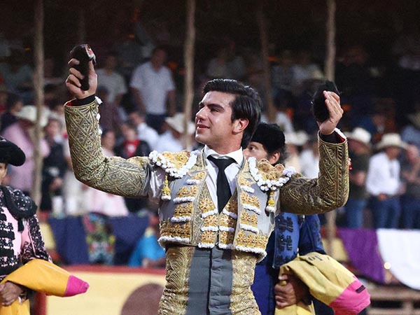 Tarde de tres orejas