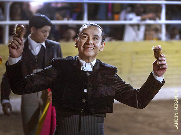 Arturo Prado triunfa en festival ben&eacute;fico