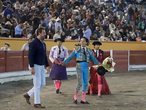 Vuelta con el ganadero Santiago de Tenexac