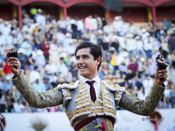 Dos trofeos para Luis David