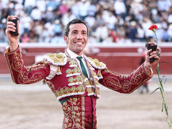 Dos trofeos para David