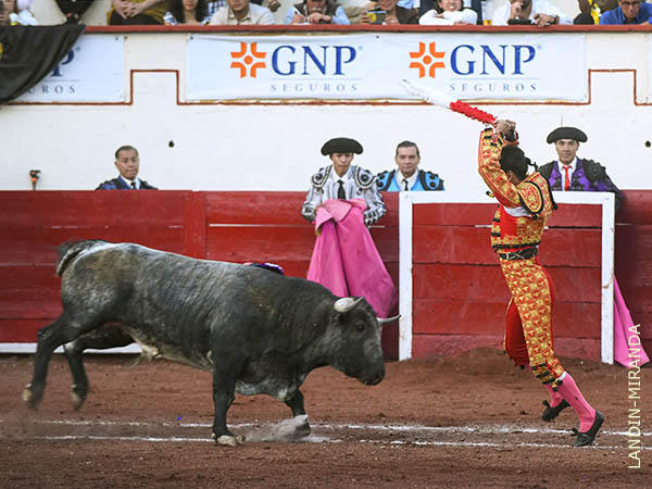 Espectacular segundo tercio