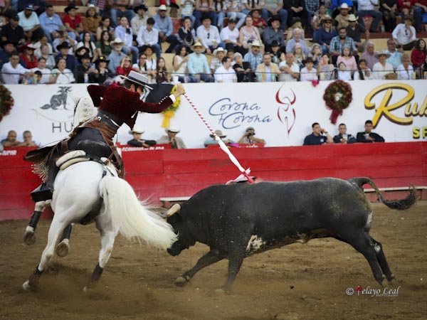 Andr� inicia su lidia