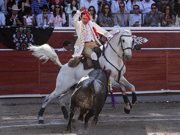 Fauro inicia el festejo