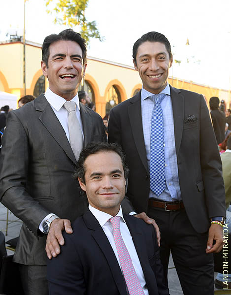 Arturo Mac�as con Sergio y Juan Pablo