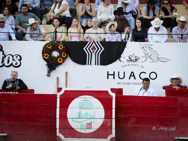 Jorge Pelayo y familia en primera fila