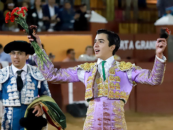 Dos orejas y el cari�o de la gente