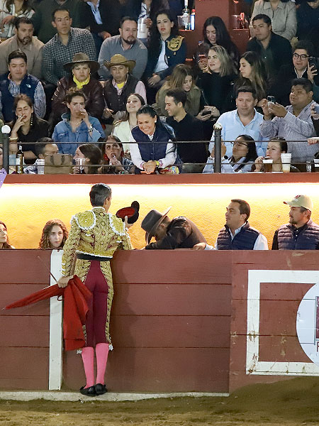 Brind� a Alejandra del Moral