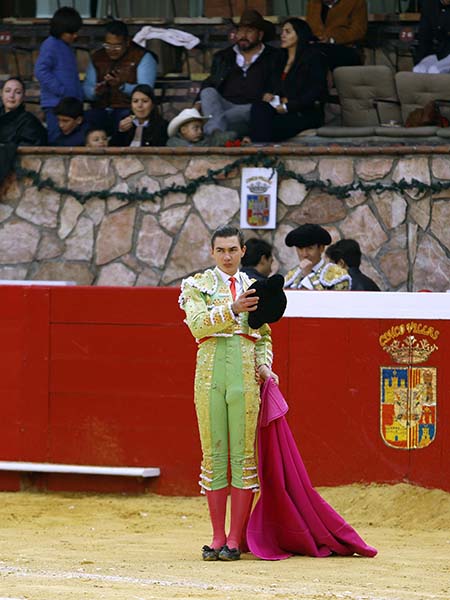 Cari�osa ovaci�n en el tercio