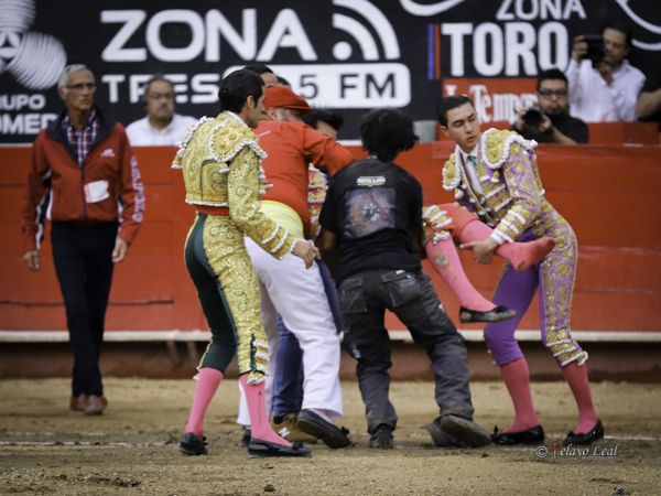 Auxilio de compa�eros