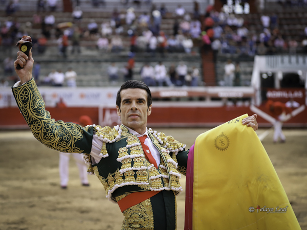 De Justo corta una oreja en Guadalajara