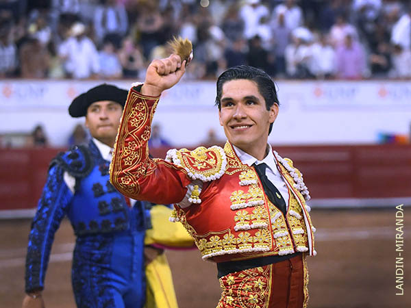 Tarde de tres orejas