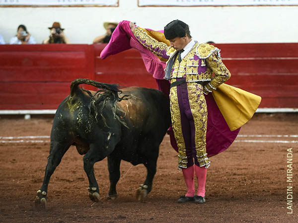 Emilio, jaleado en el quite